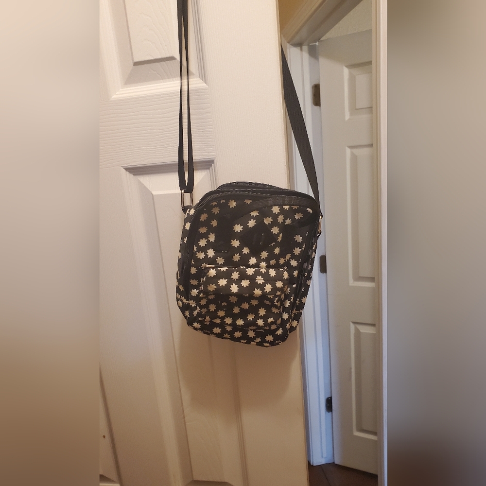 3 for $10, Daisies Crossbody